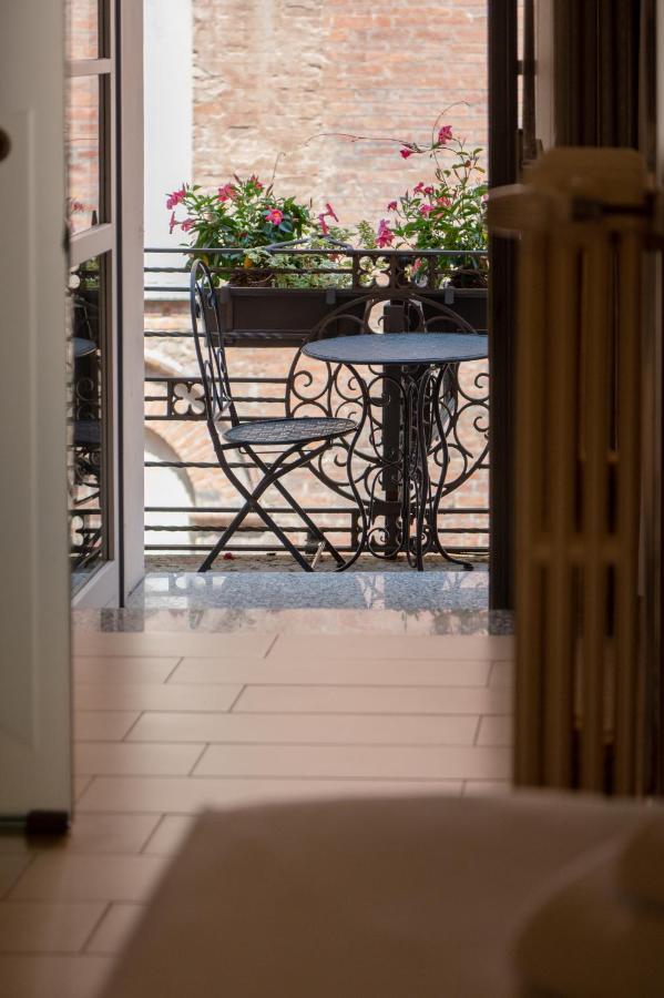 Hotel Duomo Cremona Exterior foto